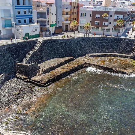 Cliff Canteras 公寓 *