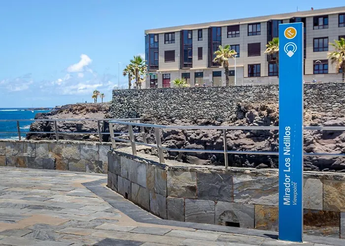 Cliff Canteras 公寓 *